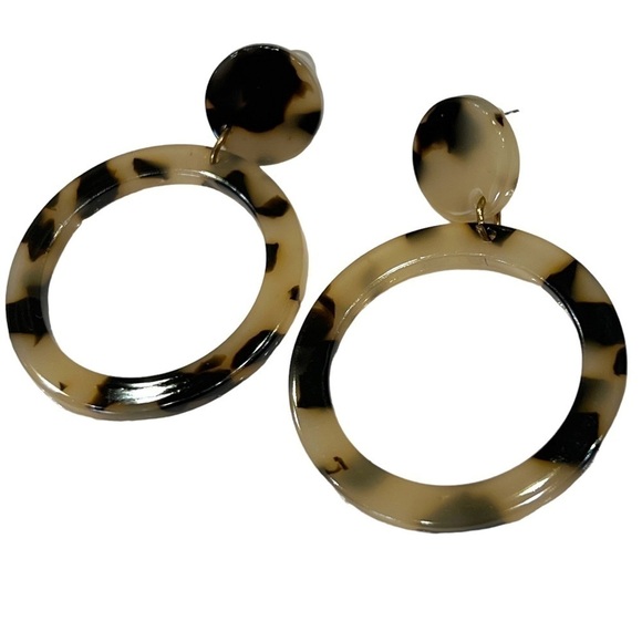 Black & Beige Circle Acrylic Fashion Earrings - Picture 2 of 5
